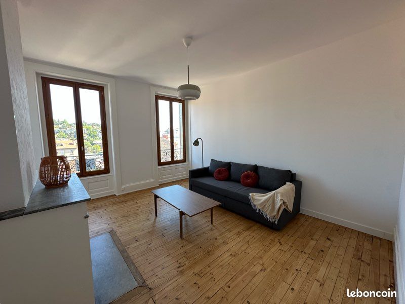 Appartement 2 pièces 73 m² · à Saint-Étienne · 73 m² · 600 €