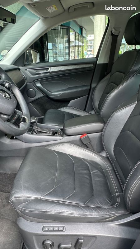 Skoda kodiaq 2.0 tdi 150 ch scr style 4x2 dsg 7pl / toit ouvrant / entretien constructeur (image 10)