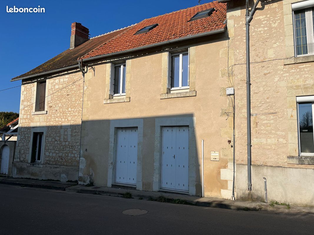 Maison 5 pièces 94 m² · à Oyré · 94 m² · 690 €