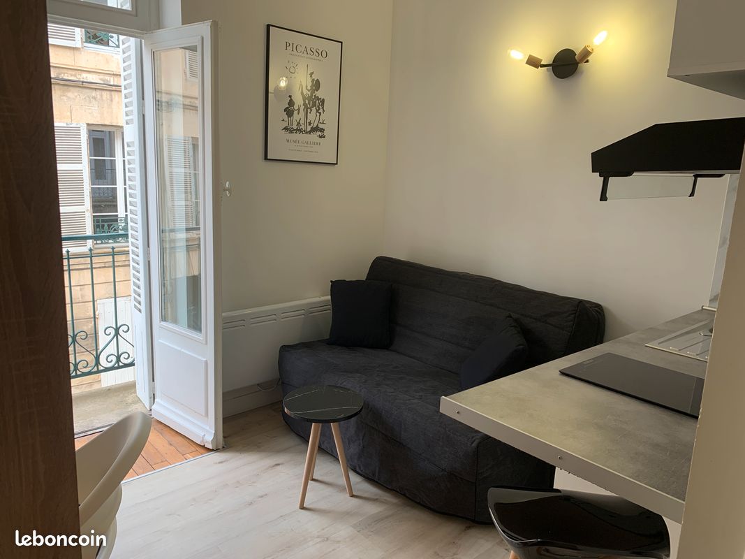 STUDIO Meublé Hyper Centre à Louer - Poitiers 86000 (image principale 0)