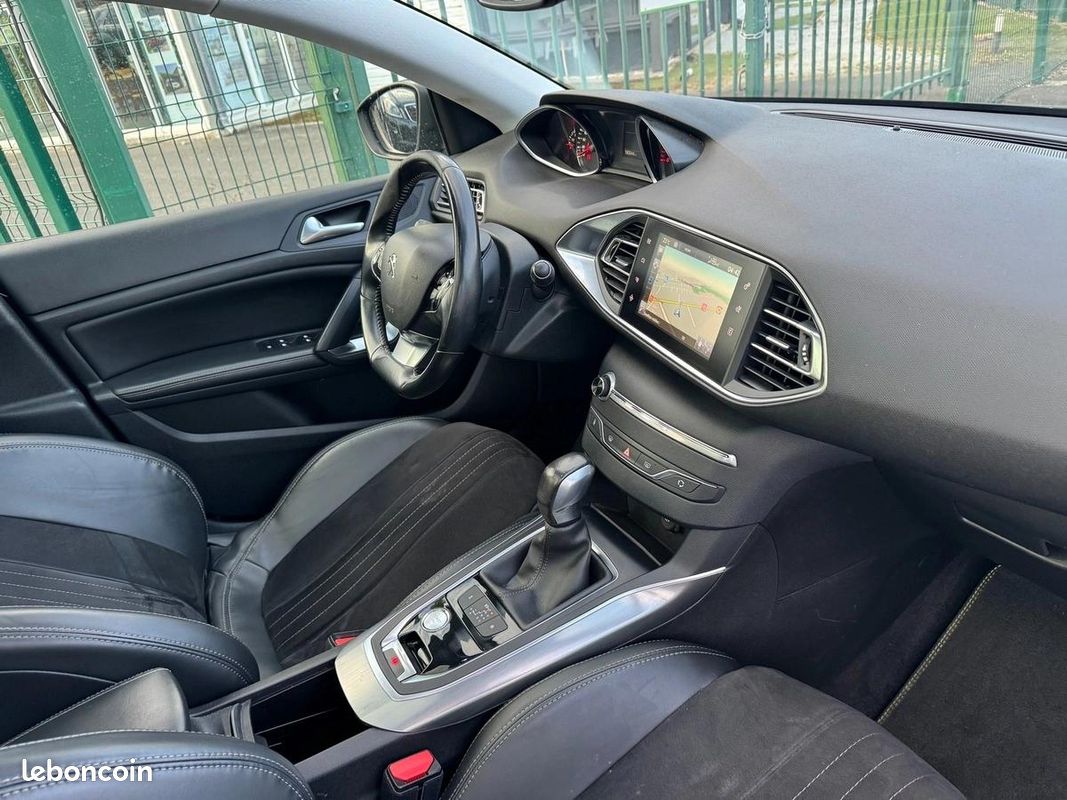 Peugeot 308 II SW 2.0 BLUEHDI 150 S&S FELINE EAT6 (image 16)