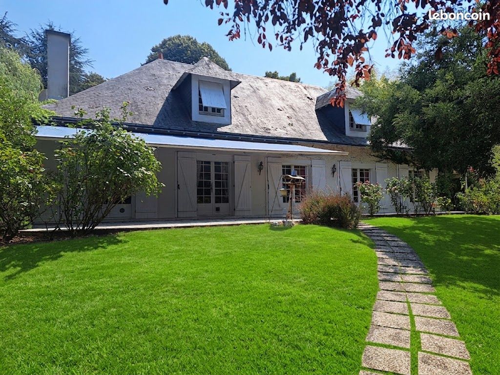Maison 8 pièces 179 m² · à Châtellerault · 179 m² · 274 950 €