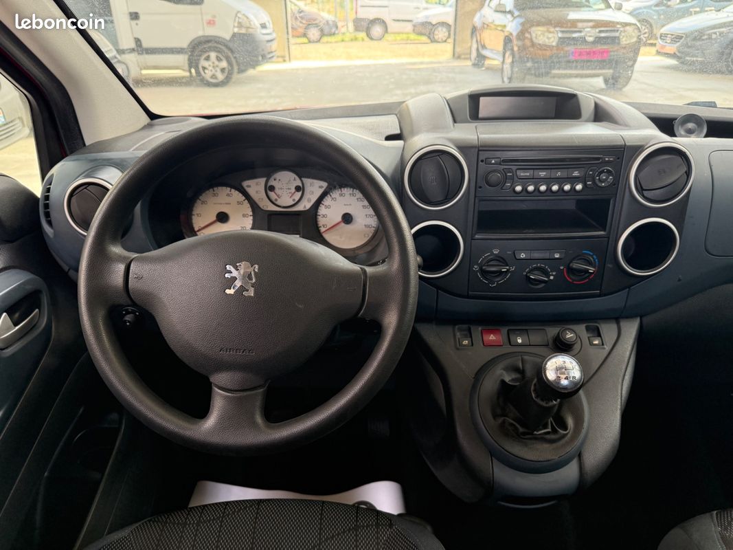Peugeot Partner 1.6hdi 92 7 places 1ere main vehicule propre (image 8)