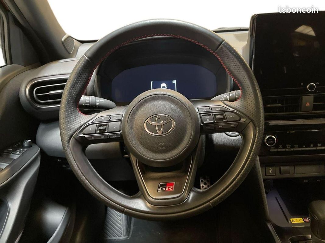 Toyota Yaris Cross 130h GR Sport MC24 (image 16)