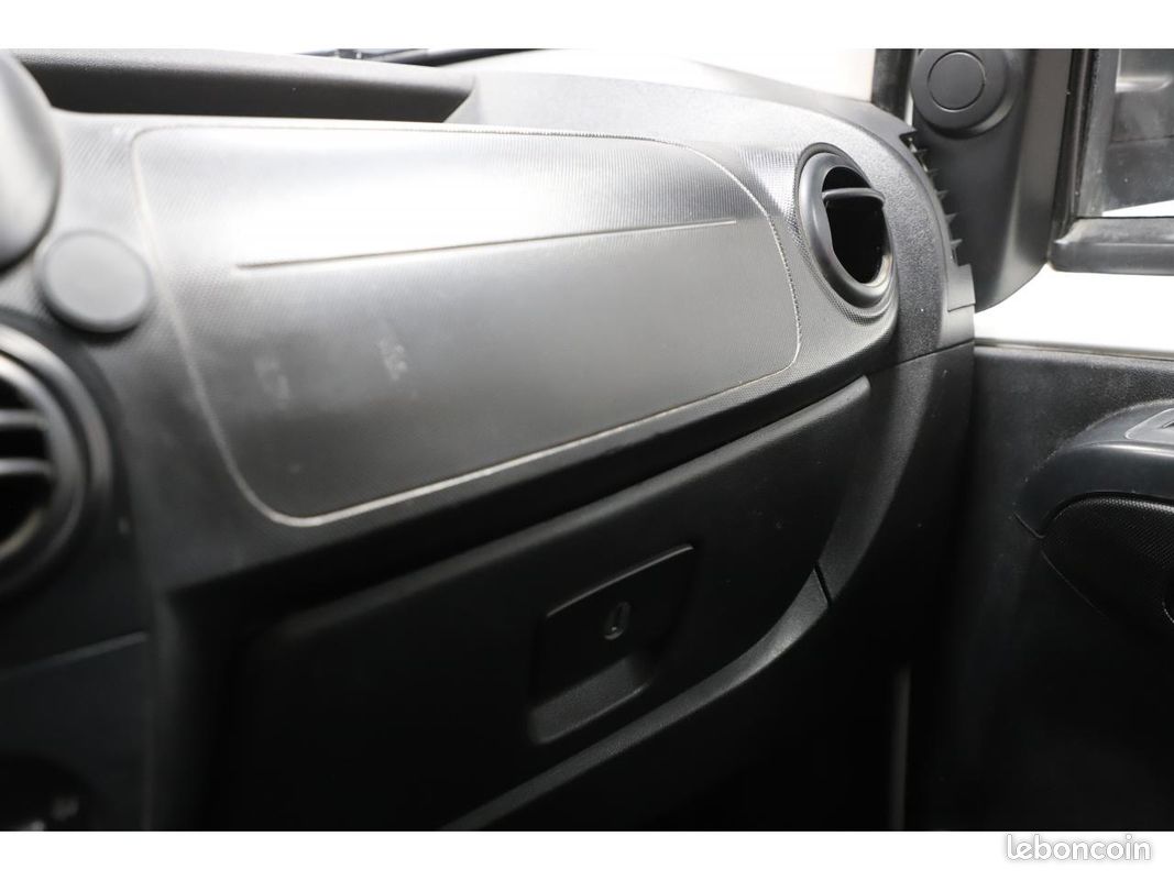 CITROEN NEMO 1.4 HDi 70 FOURGON Business (image 28)