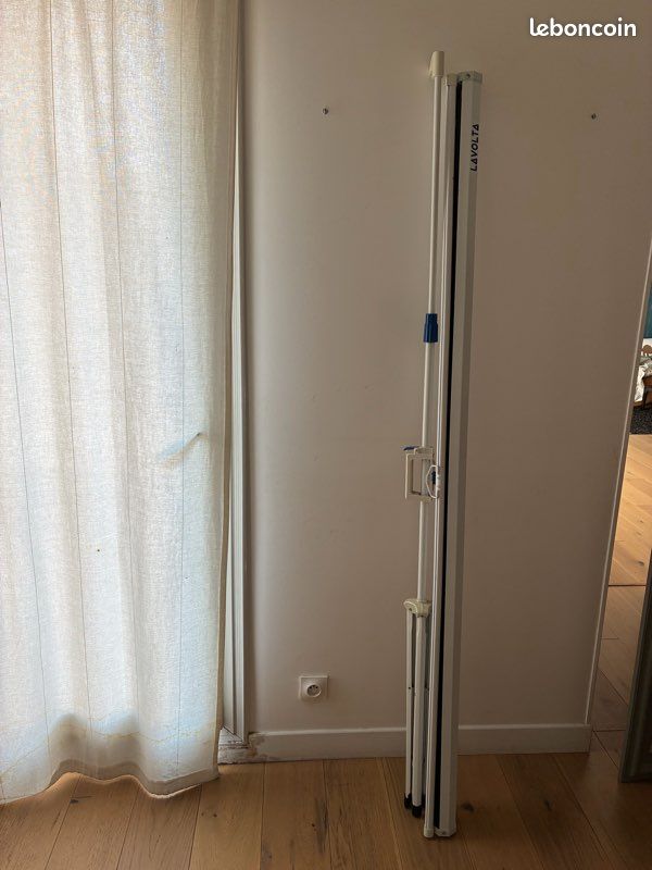Écran géant 175x175 sur pied Lavolta (image 4)