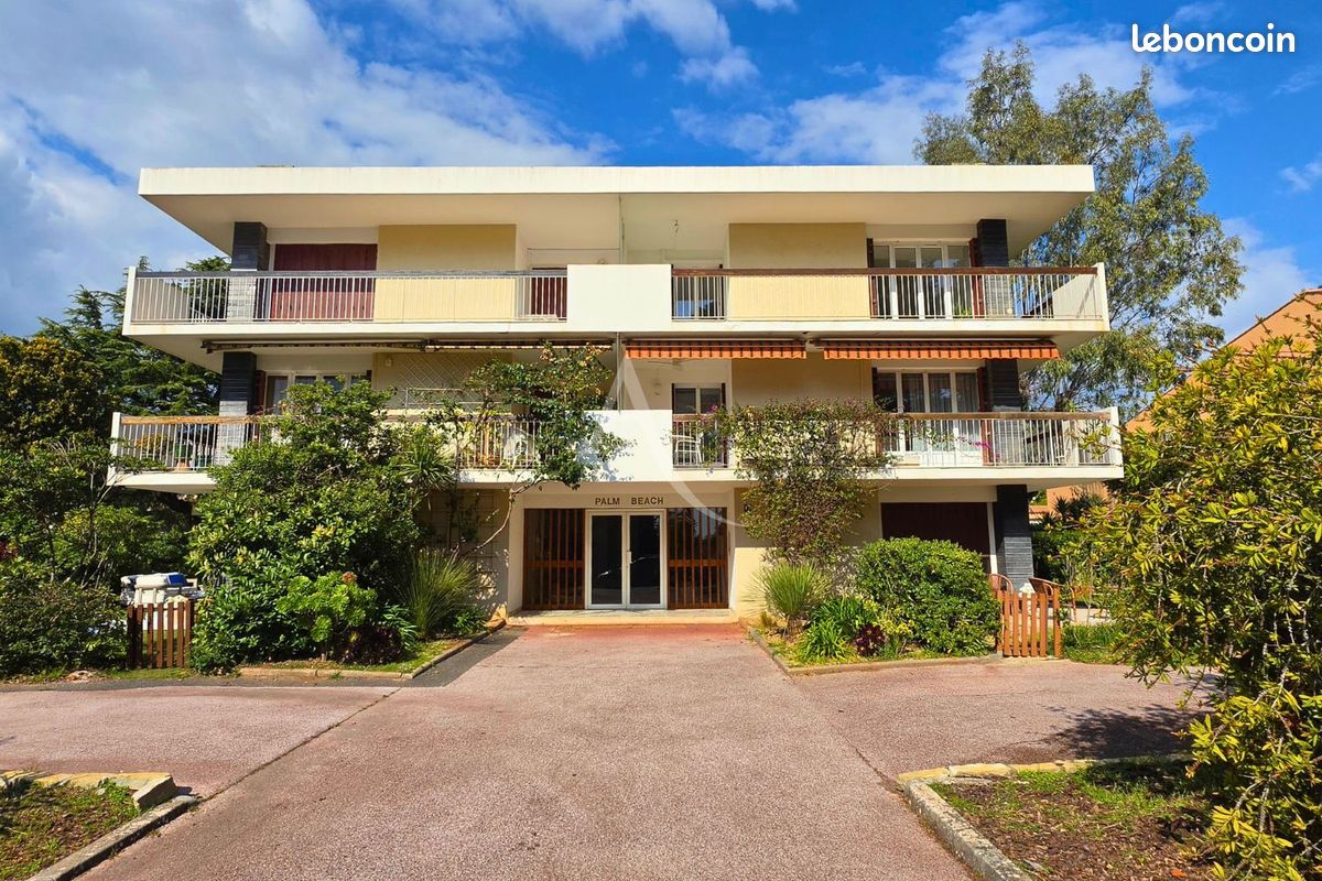 Appartement 1 pièce 28 m² · à Carqueiranne · 28 m² · 229 000 €