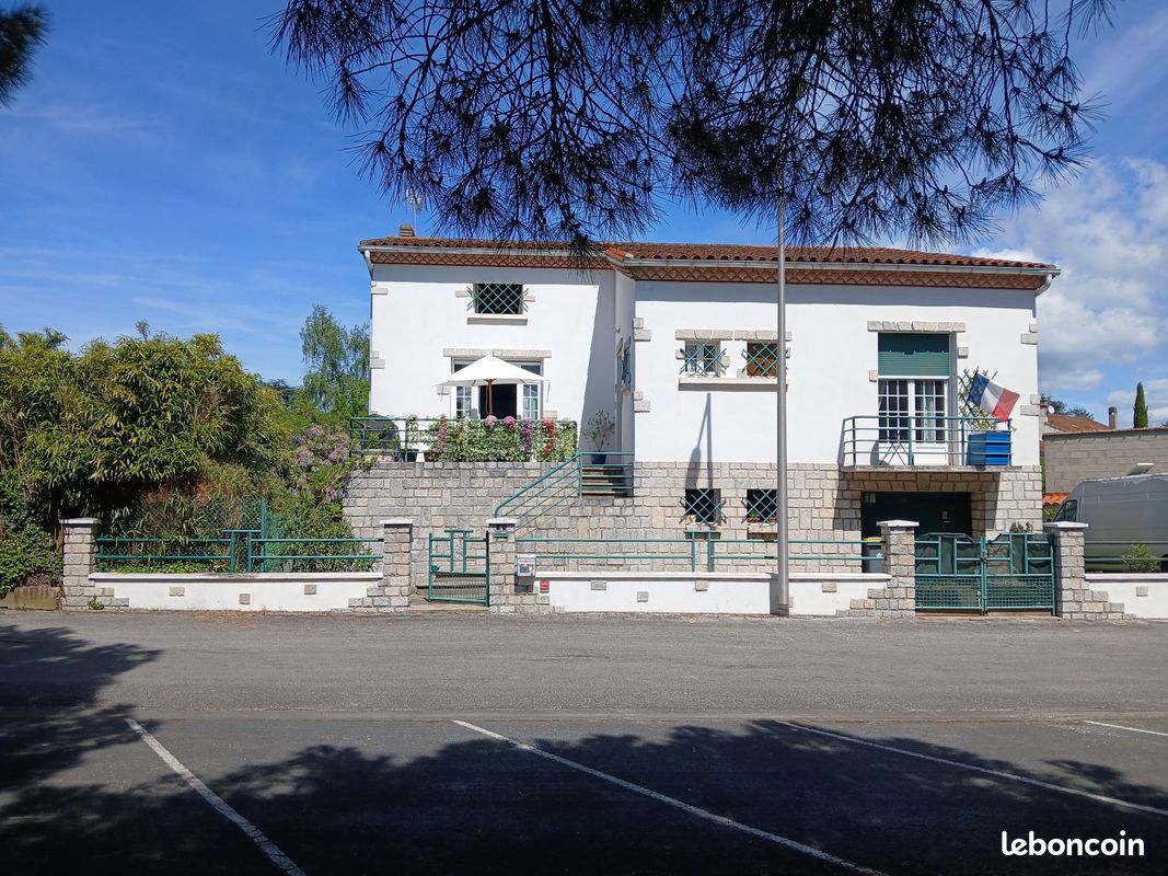 Maison 6 pièces 156 m² · à Mazamet · 156 m² · 165 000 €