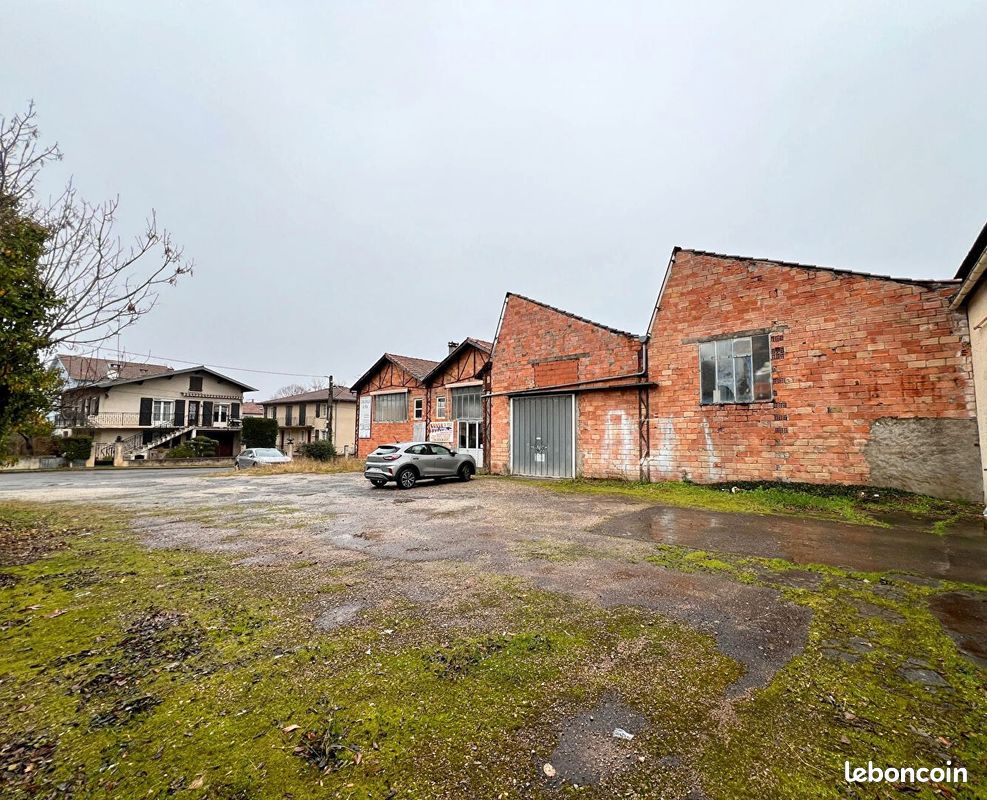 Local 900 m² SAINT GIRONS (image 1)