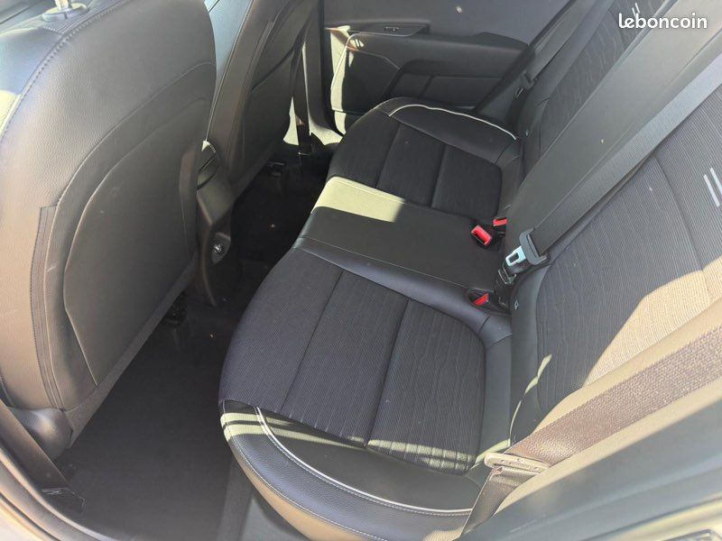 Kia stonic gt line 100ch bvm6 39.000 kms excellent état 1 main (image 9)