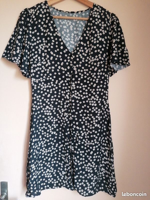 Robe (image 1)