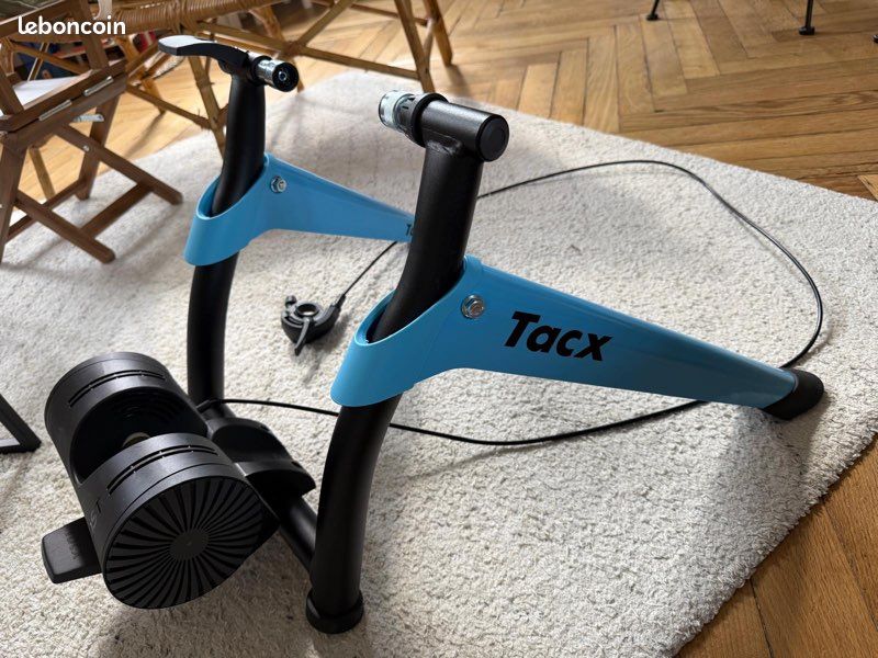 Home trainer Tacx Boost commande guidon capteur Garmin Speed
