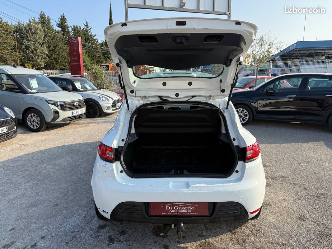 Renault CLIO IV SOCIETE RENAULT Clio IV Société Phase 2 1.5 dCi FAP Energy Buisness eco2 S&S 75 cv 2 places (image 5)