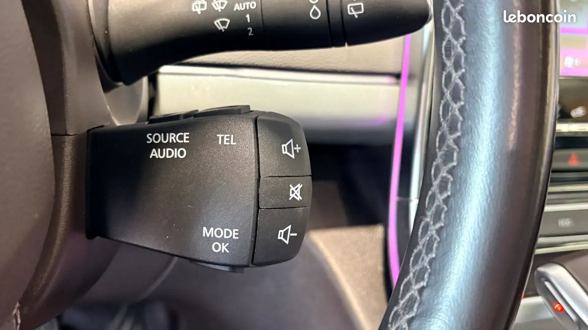 Renault Espace 2.0 dCi 200ch Initiale Paris - 7 places - Toit ouvrant - Sièges chauffants ventilés massants - Apple CarPlay - Régulateur adaptatif - Caméra de recul (image 24)