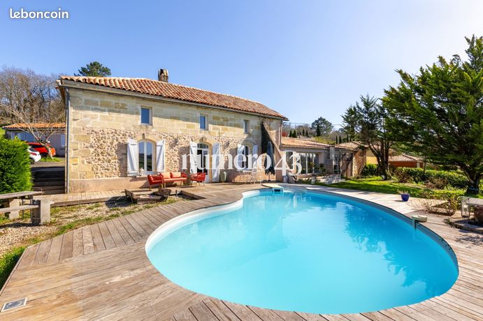 Maison 7 pièces 210 m²