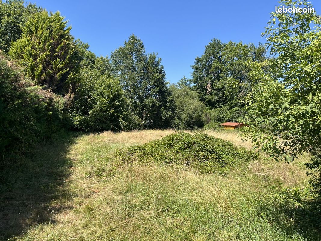 Terrain 1493 m² · à Avensan · 90 000 €