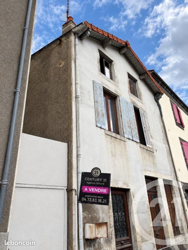 Maison 5 pièces 95 m² · à Riom · 95 m² · 86 000 €
