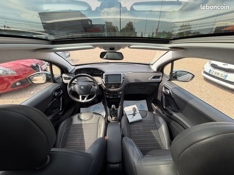 PEUGEOT 208 1.6 HDI 90cv (image 3)