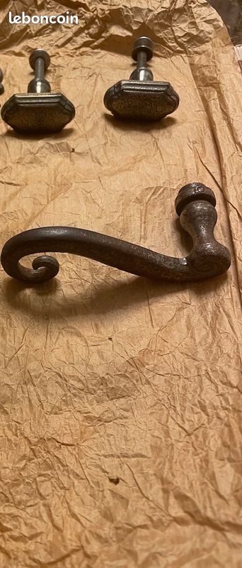 Poignée de porte et boutons de fenêtre en fer patiné (image 1)