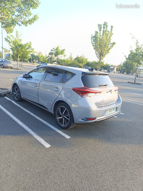 Toyota auris 2018 (image 1)