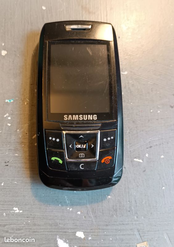 Telephone SAMSUNG SGH E 250 slider de couleur noir (image 1)