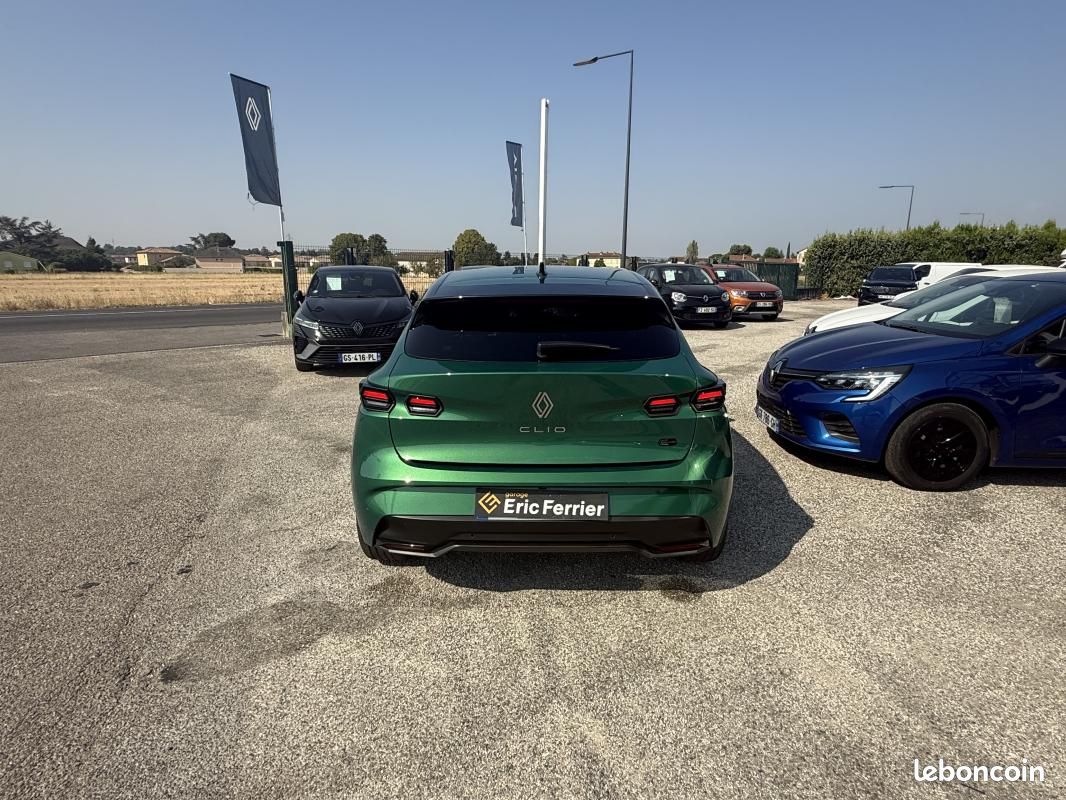 Renault Clio 6 1.8 E-TECH FULL HYBRID 160 TECHNO JANTES 18' RYTHMIC (image 8)