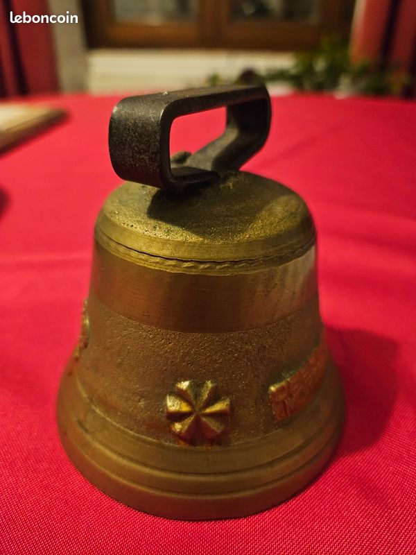 Cloche OBERTINO MORTEAU (image 1)