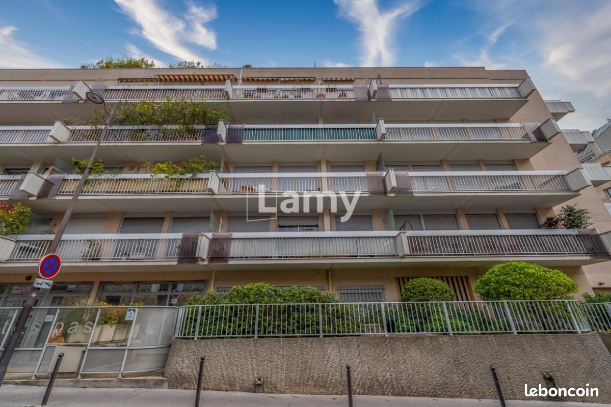Appartement 2 pièces 42 m² · à Paris · 42 m² · 250 000 €