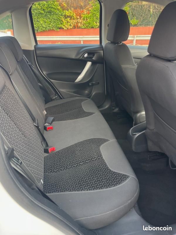 Citroën C3 HDi 70 FAP Confort (image 10)