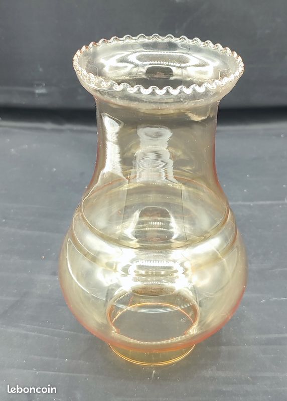 ANCIENNE GROSSE TULIPE pour lampe à pétrole ou lampe à huile à décor de fleurs. EUR 40,00 - FR