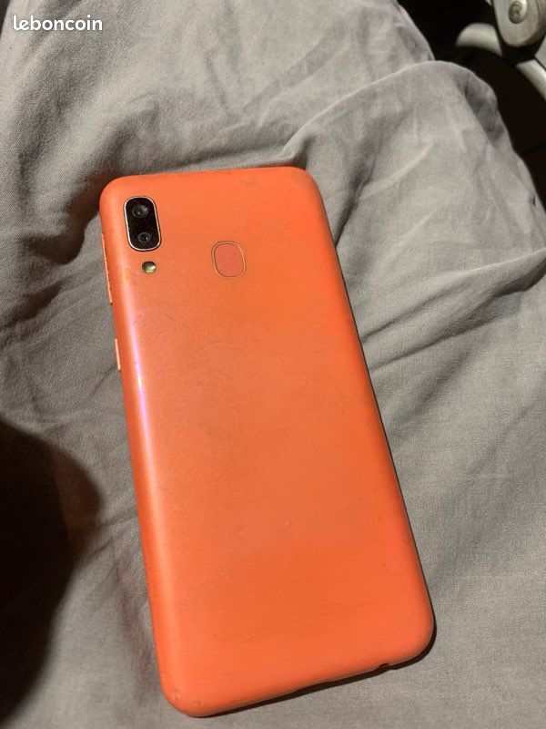 Samsung Galaxy A20 – Pour pièces ou réparation (image 2)