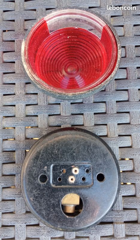 Cabochon feu arrière rouge SEIMA 3002 - RétrOptic'Auto