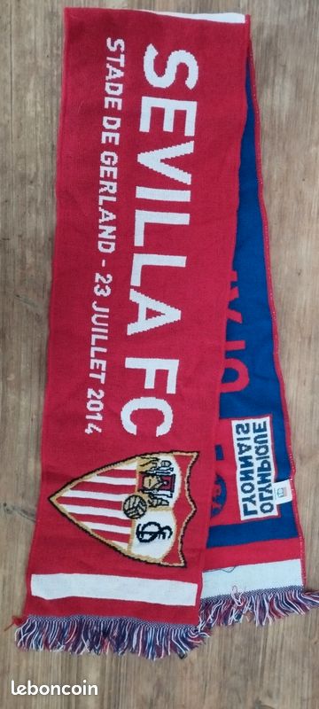 Écharpe Vintage Olympique Lyonnais – OL – Années 1950 à 2000 – Supporters