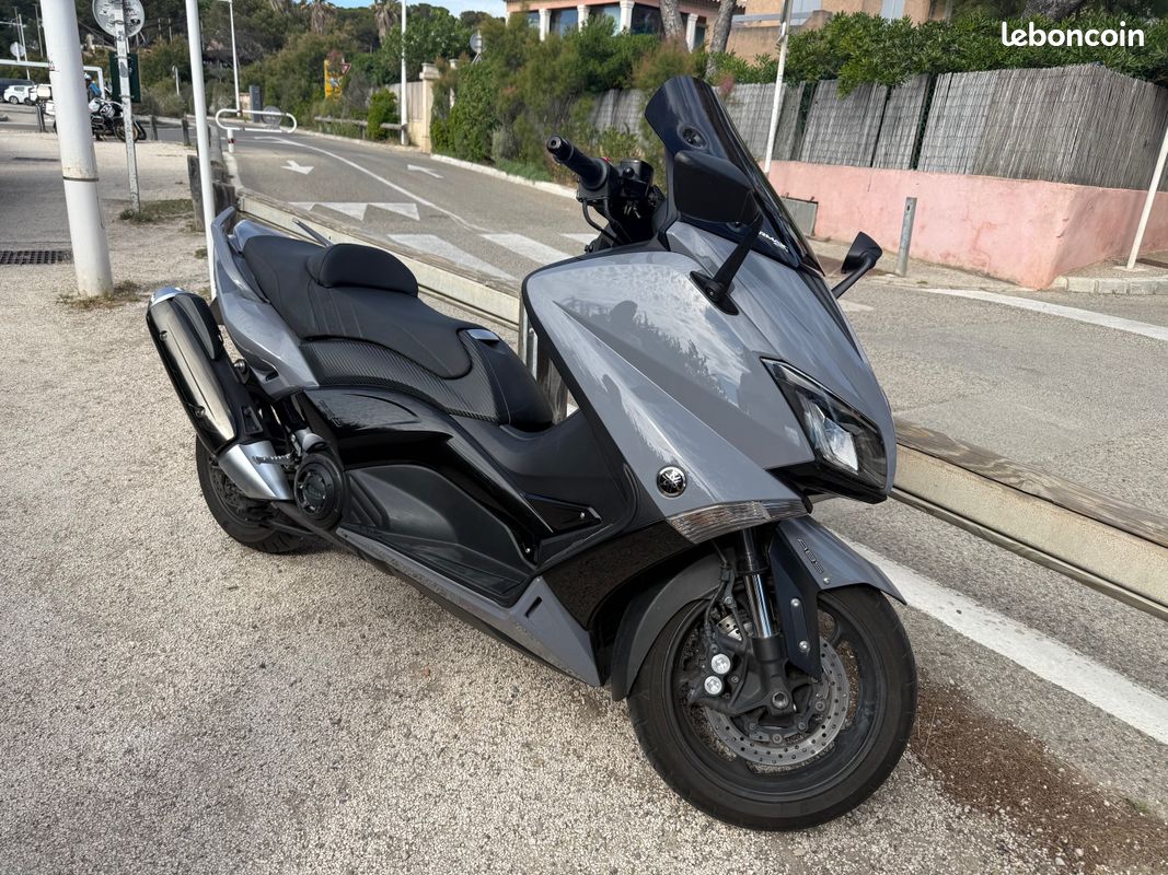 Yamaha Tmax 530 Lux max Motos