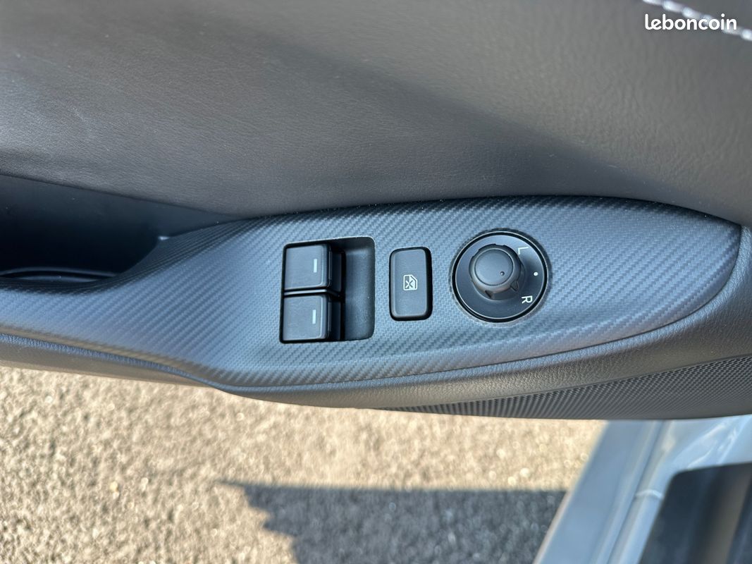 MAZDA MX-5 RF 2.0L SKYACTIV-G 184 ch Exclusive-Line (image 20)