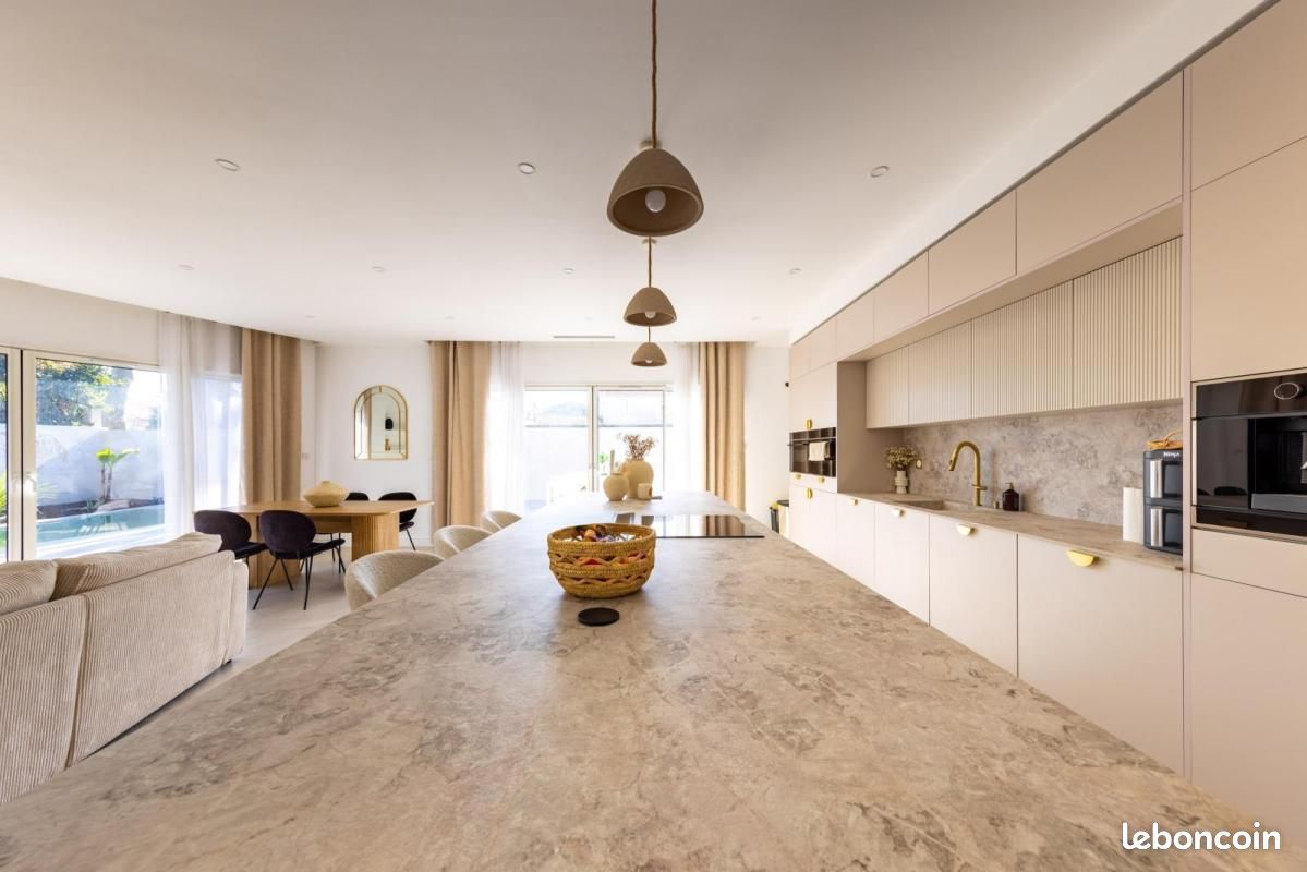 Maison 6 pièces 170 m² · à Valergues · 170 m² · 670 000 €