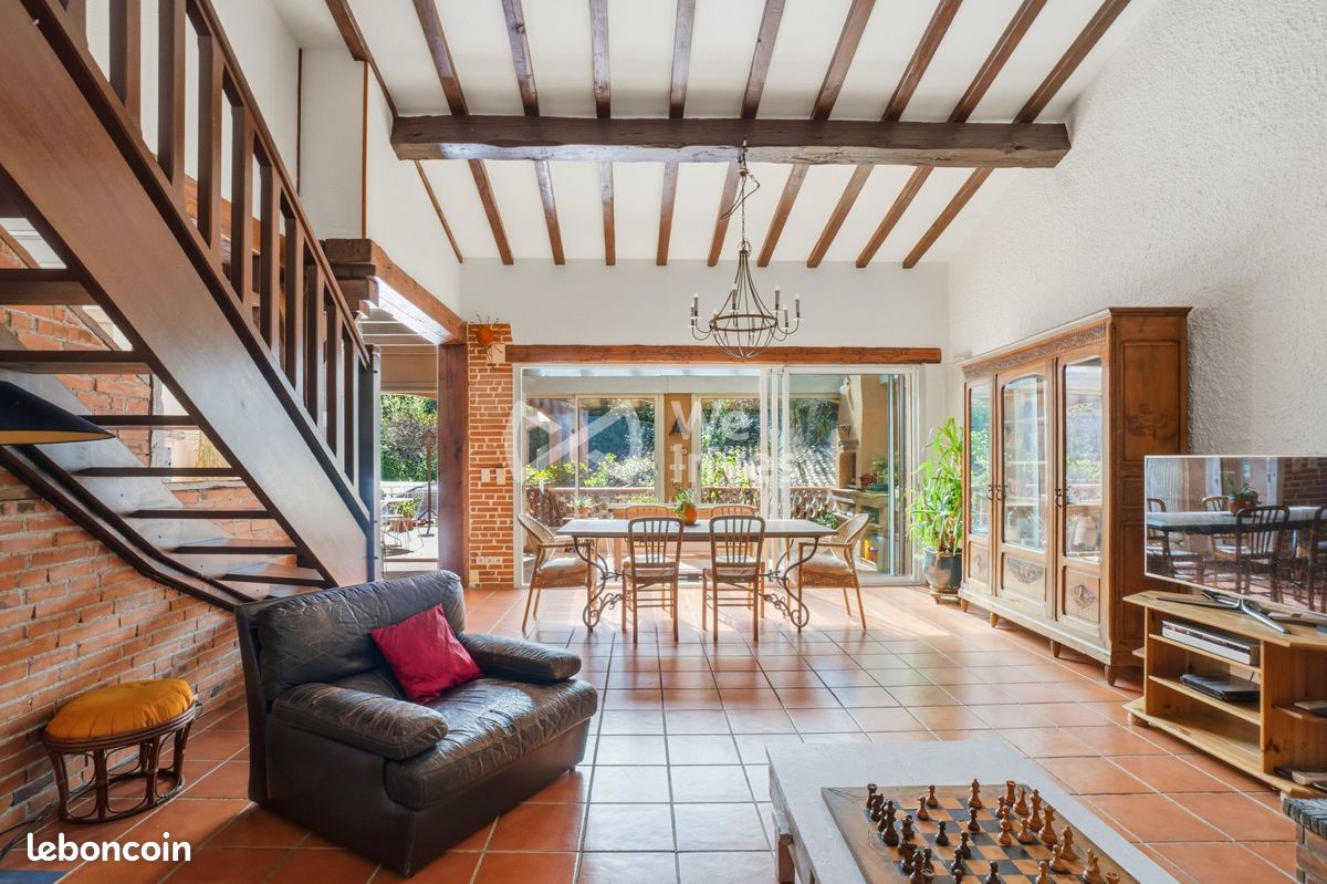 Maison 10 pièces 328 m² · à Cornebarrieu · 328 m² · 400 000 €