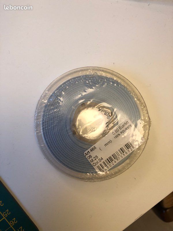Bobine de ruban vichy bleu (image 1)