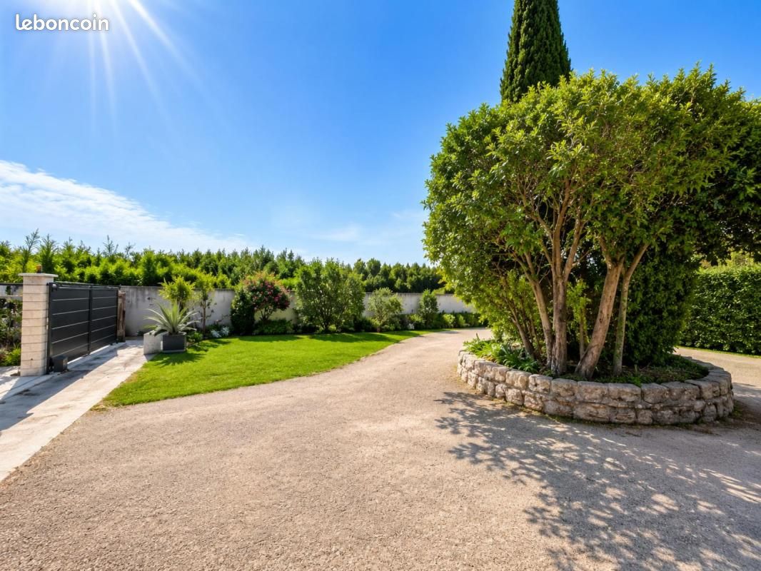 Terrain 437 m² Poussan · 184 000 €