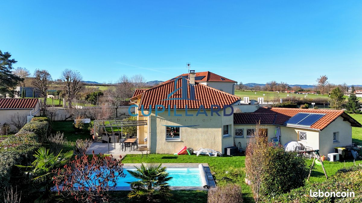 Maison 6 pièces 148 m² · à Villerest · 148 m² · 434 000 €