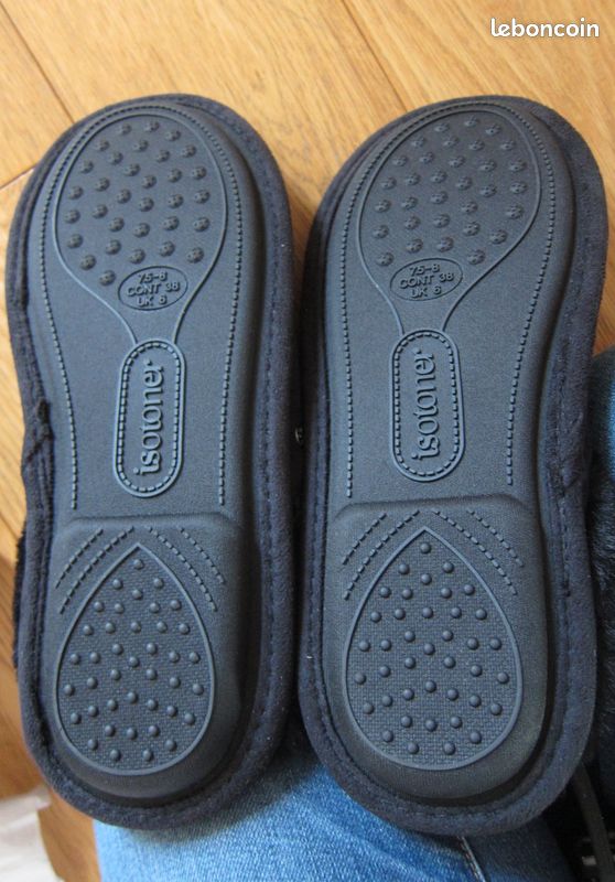 Chaussons neufs isotoner taille 38 (image 10)