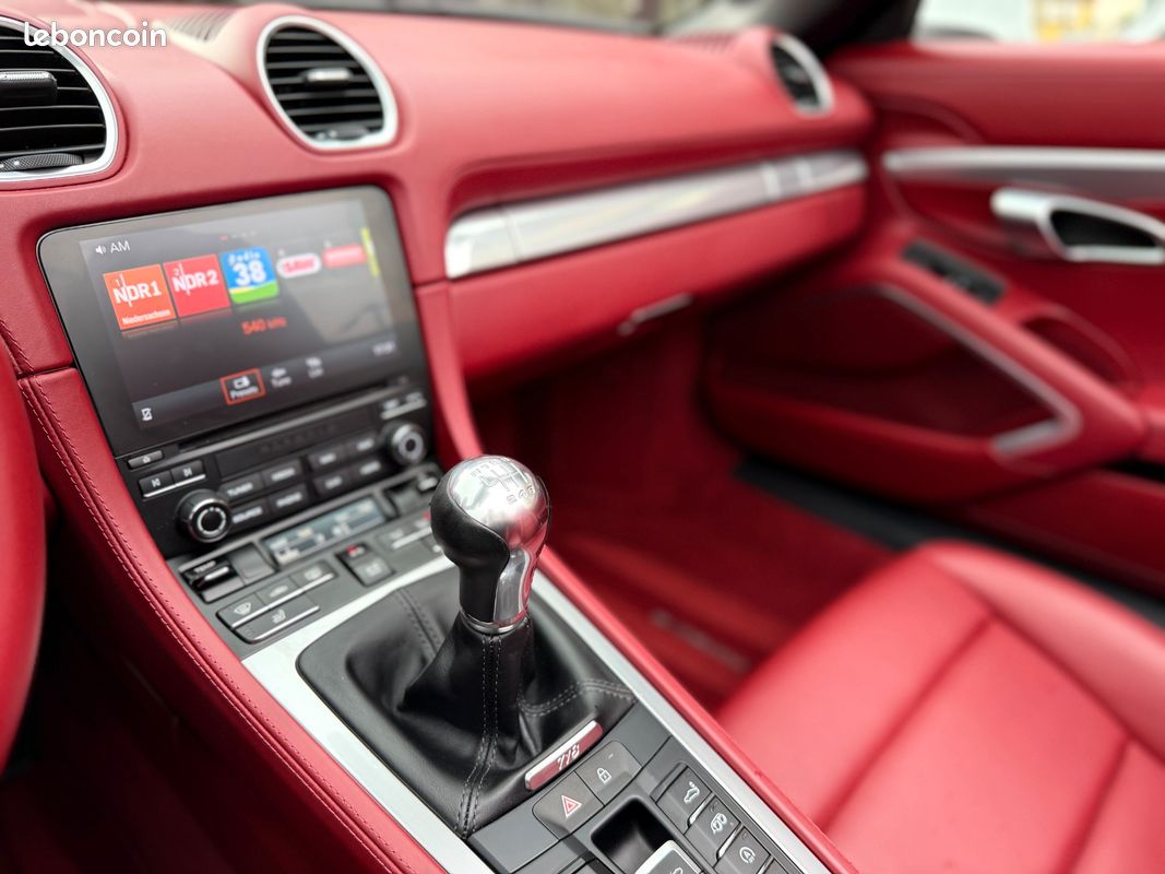 Porsche 718 boxster (982) 2.0 300ch - bvm6 - cuir etendu rouge bordeaux - jantes s 20 pouces - entretiens porsche (image 10)