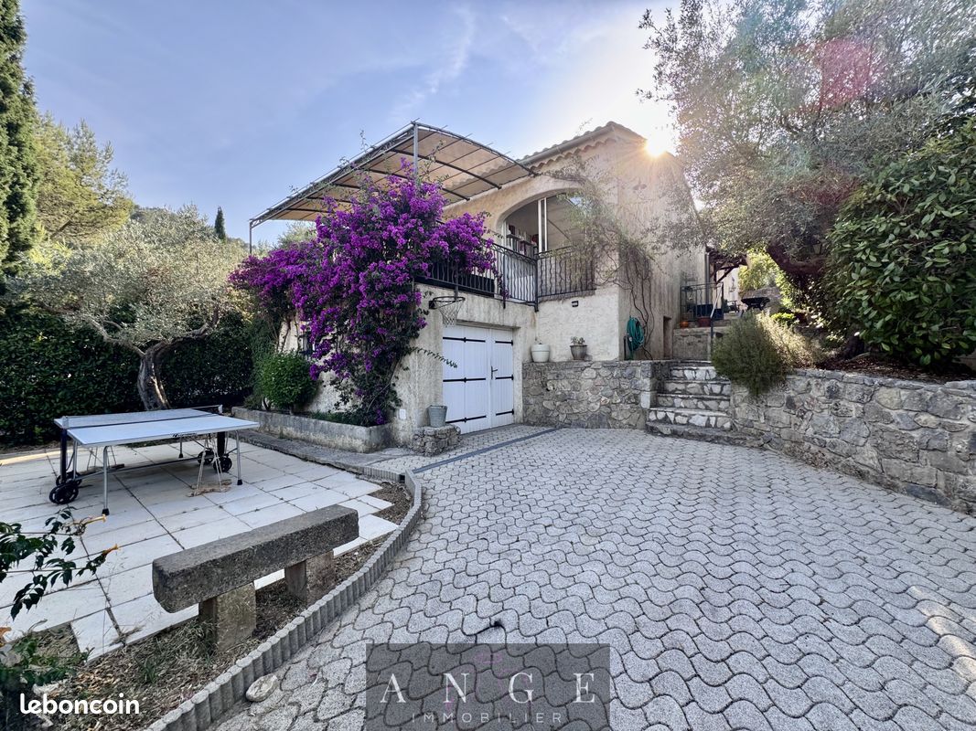 Maison 4 pièces 105 m² · à Solliès-Ville · 105 m² · 475 000 €