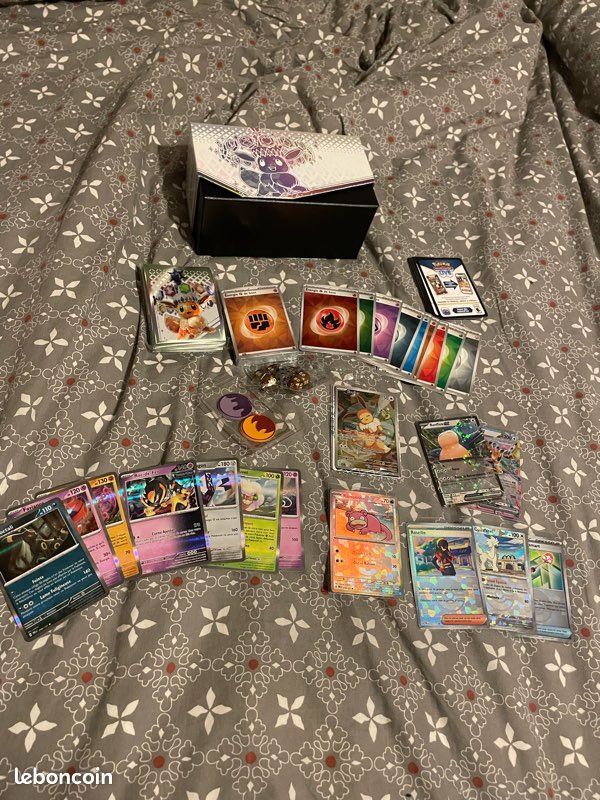 Etb vide +carte évolution prismatique Pokémon Collection