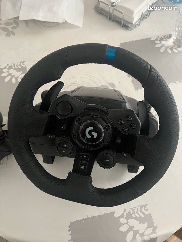 Set Volant + Pédalier et levier de vitesse (image 1)
