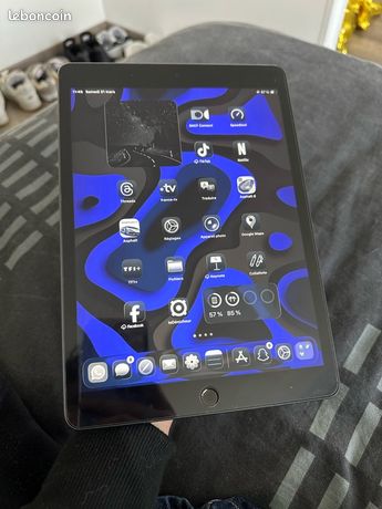 Apple IPad 9e Génération 64 Go - WiFi - Gris Sidéral - Très Bon état 2021