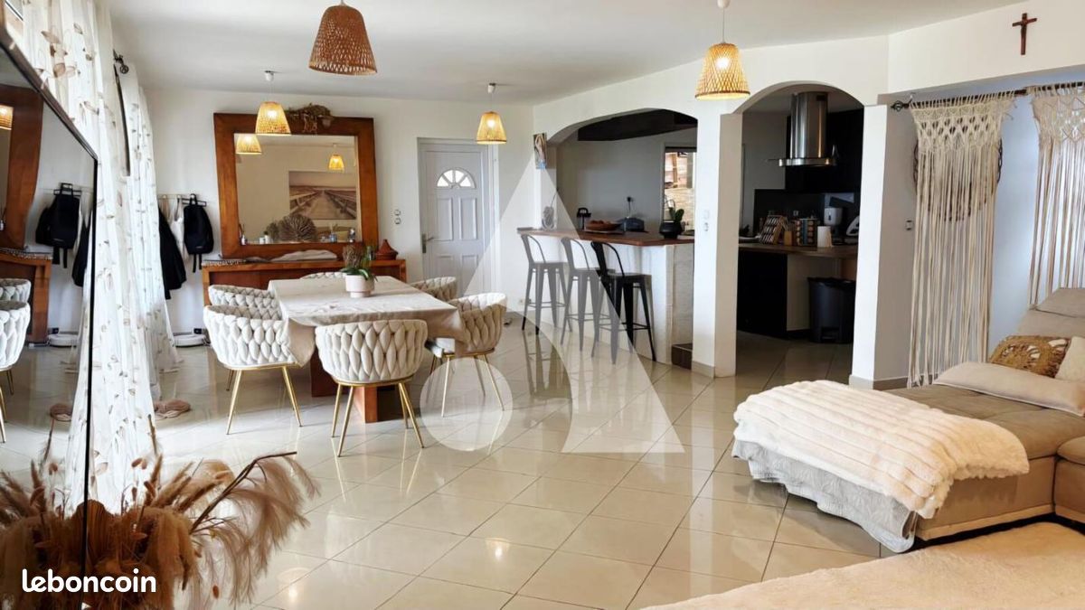 Maison 5 pièces 135 m² · à Saint-Denis · 135 m² · 329 000 €