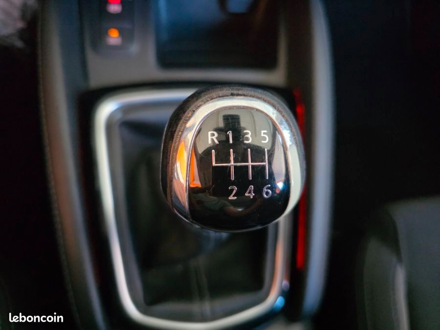 Nissan Qashqai 1.5 DCi 110 BVM6 N CONNECTA 360° TOIT Pano JA18 (image 24)