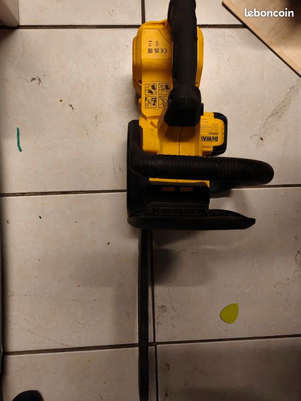 Tronçonneuse électrique dewalt sans batterie ni chargeur (image 3)