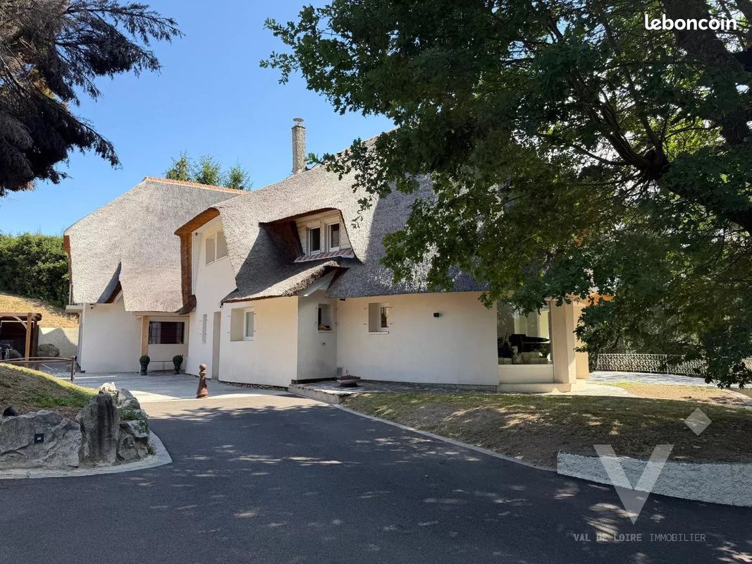 Maison 8 pièces 250 m² · à Unieux · 250 m² · 650 000 €